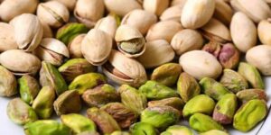 Pleasure of shelling a pistachio